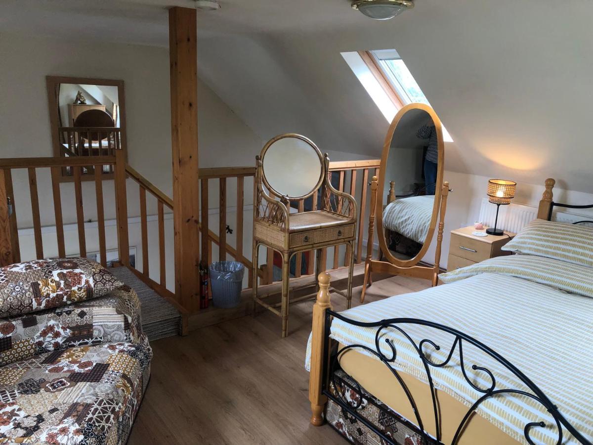 Lake View Romantic Retreat Aberystwyth Exteriör bild